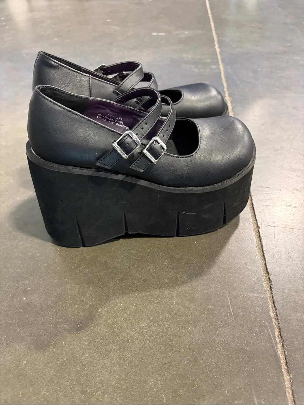 Demonia kera-08 Dollhaus platform Mary janes in black. Size 5
